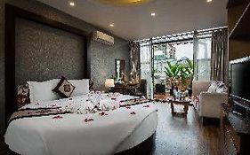 Khách Sạn và Spa Splendid Star Grand